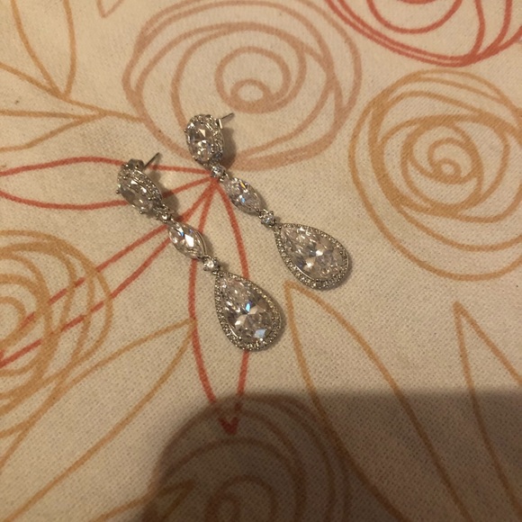 Givenchi earrings - Picture 4 of 4